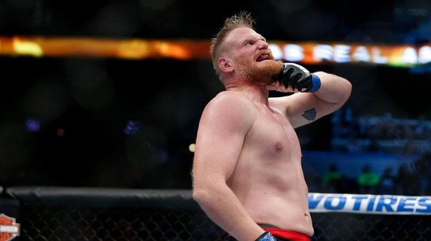 Джош Барнетт — первый чемпион-тяжеловес UFC, чей рост перевалил за 190 см. Фото MMA fighting Джош Барнетт — первый чемпион-тяжеловес UFC, чей рост перевалил за 190 см. Фото MMA fighting