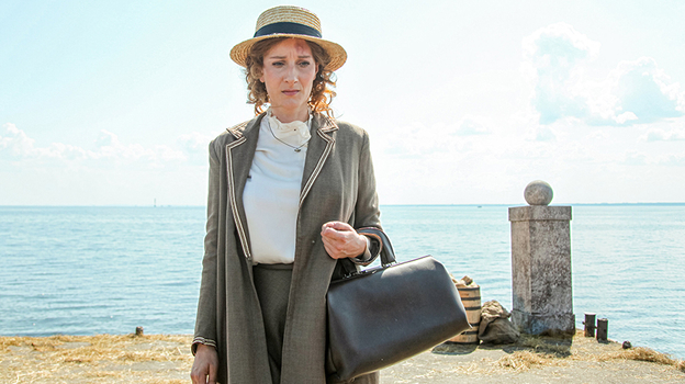 Кадр из фильма «Раневская». Кадр из фильма «Раневская».