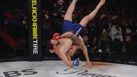 Безумный суплекс в стиле Рэнделмана, но без хеппи-энда. Токов не смог забрать пояс Bellator у американца