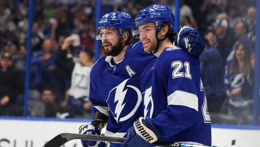 Форварды «Тампы» Никита Кучеров и Брейден Пойнт.