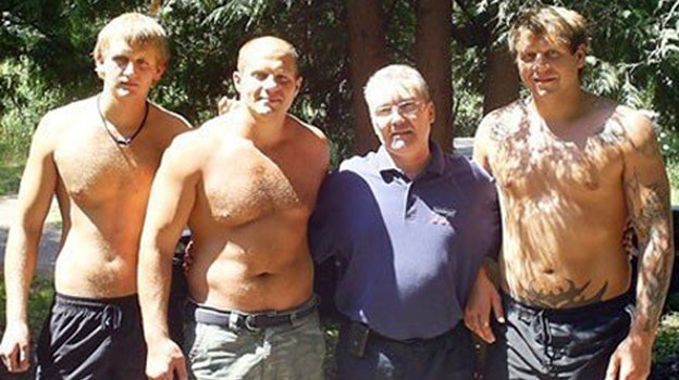 Александр и Федор Емельяненко. Фото из личного архива, Соцсети Александр и Федор Емельяненко. Фото из личного архива, Соцсети