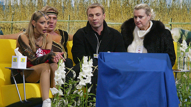 Татьяна Навка, Роман Костомаров, Александр Жулин, Елена Чайковская. Фото Александр Вильф, архив «СЭ» Татьяна Навка, Роман Костомаров, Александр Жулин, Елена Чайковская. Фото Александр Вильф, архив «СЭ»