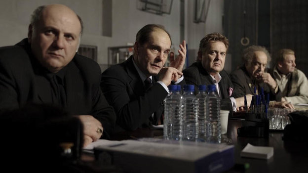 Кадр из фильма «12». Кадр из фильма «12».