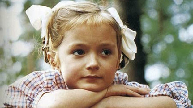 Кадр из фильма «Утомленные солнцем». Кадр из фильма «Утомленные солнцем».