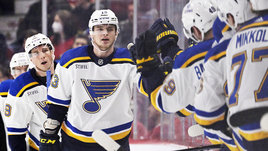 «В НХЛ не ищут виноватых». Интервью российского нападающего «Сент-Луиса»