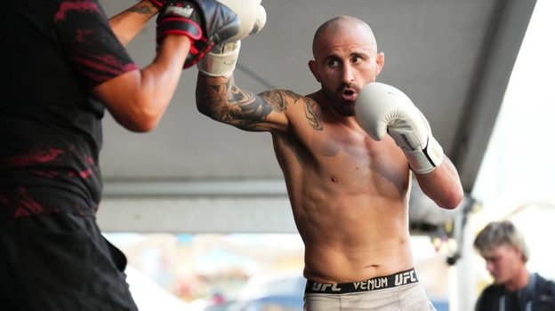 Алекс Волкановски. Фото UFC Алекс Волкановски. Фото UFC