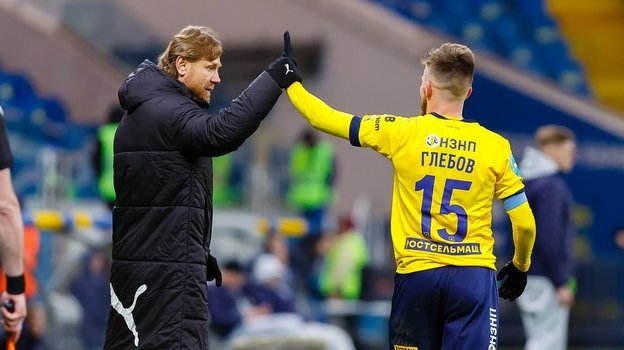 Валерий Карпин и Данил Глебов. Фото ФК «Ростов» Валерий Карпин и Данил Глебов. Фото ФК «Ростов»