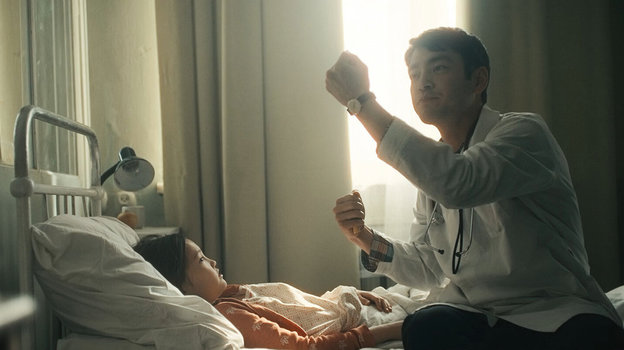 Кадр из сериала «Нулевой пациент». Кадр из сериала «Нулевой пациент».