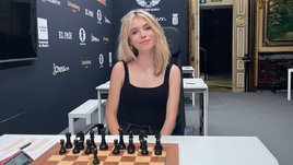«Если бы я только играла, никто не обратил бы на меня внимания». Шведка стала звездой шахмат без спортивных успехов