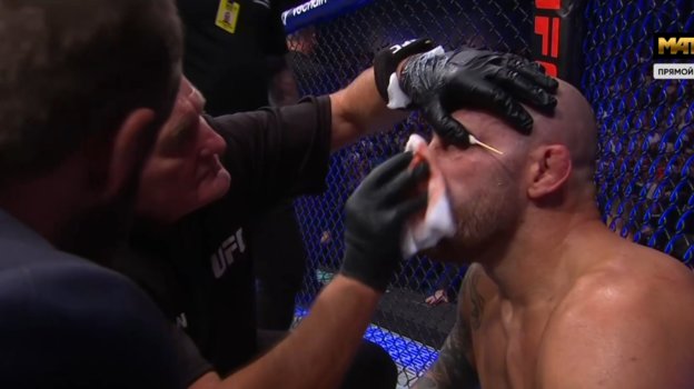 Александр Волкановски. Фото Скриншот трансляции боя Махачев — Волкановски Александр Волкановски. Фото Скриншот трансляции боя Махачев — Волкановски