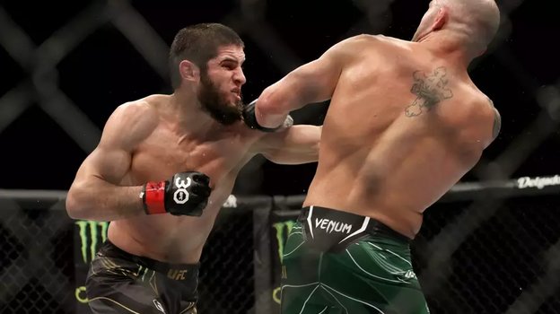 Ислам Махачев и Алекс Волкановски. Фото USA Today Sports Ислам Махачев и Алекс Волкановски. Фото USA Today Sports