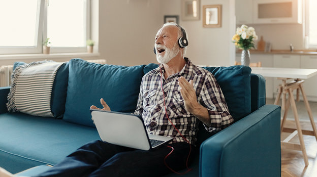 Поющий мужчина. Фото istockphoto.com Поющий мужчина. Фото istockphoto.com