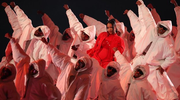 Выступление Рианны на Супербоуле. Выступление Рианны на Супербоуле.