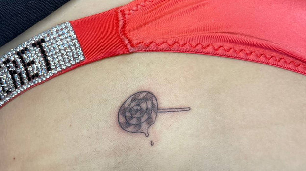 Тату Анастасии Ванюшиной. Фото Из личного архива Анастасии Ванюшиной Тату Анастасии Ванюшиной. Фото Из личного архива Анастасии Ванюшиной