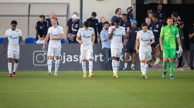 Футболисты «Зенита». Фото ФК «Зенит» Футболисты «Зенита». Фото ФК «Зенит»