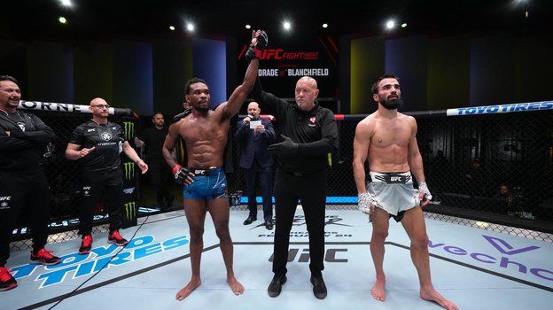 Хусейн Асхабов уступил Джамалу Эммерсу. Фото UFC Russia Хусейн Асхабов уступил Джамалу Эммерсу. Фото UFC Russia