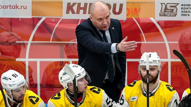 Главный тренер «Северстали» Андрей Разин с игроками. Фото ХК «Северсталь» Главный тренер «Северстали» Андрей Разин с игроками. Фото ХК «Северсталь»