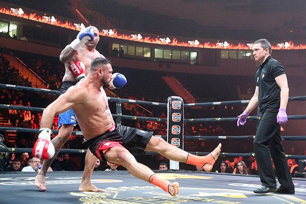 Бой Гаджи Наврузова и Фернандо Родригеса. Фото Эдуард Корниенко, Известия Бой Гаджи Наврузова и Фернандо Родригеса. Фото Эдуард Корниенко, Известия