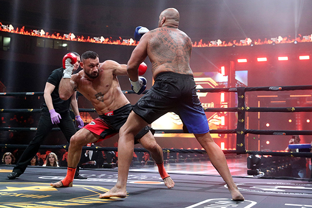 Бой Гаджи Наврузова и Фернандо Родригеса. Фото Эдуард Корниенко, Известия Бой Гаджи Наврузова и Фернандо Родригеса. Фото Эдуард Корниенко, Известия