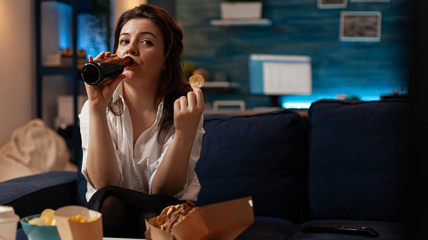 Переедание. Фото Freepik/DCStudio Переедание. Фото Freepik/DCStudio