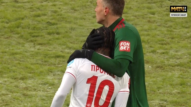 Артем Дзюба и Квинси Промес. Фото Скриншот из трансляции Артем Дзюба и Квинси Промес. Фото Скриншот из трансляции