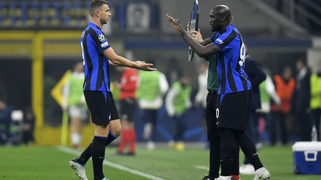 Ромелу Лукаку выходит на замену в матче «Интер» — «Порту». Фото Reuters Ромелу Лукаку выходит на замену в матче «Интер» — «Порту». Фото Reuters