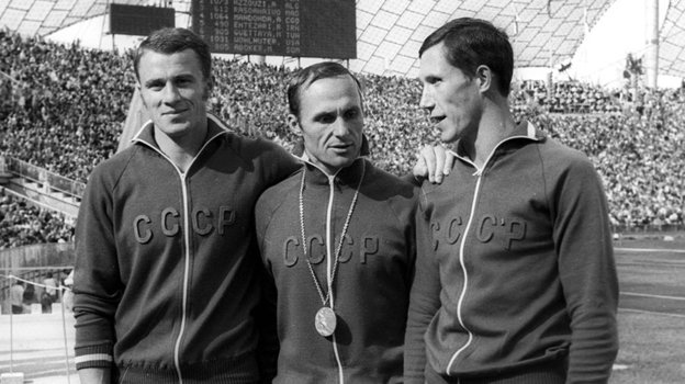 Пятиборцы сборной СССР на Олимпиаде-1972: Павел Леднев, Борис Онищенко, Владимир Шмелев. Фото Владислав Киврин Пятиборцы сборной СССР на Олимпиаде-1972: Павел Леднев, Борис Онищенко, Владимир Шмелев. Фото Владислав Киврин