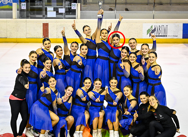 Беатрис Карлетти вместе со своей командой. Фото Ice On Fire, Соцсети Беатрис Карлетти вместе со своей командой. Фото Ice On Fire, Соцсети