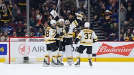 Вратарь забил гол в НХЛ! Такого не было три года