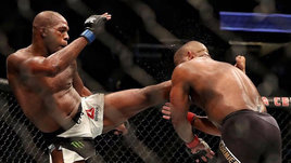 Как молодой Джон Джонс получил пощечину от незнакомого тренера и никак ему не ответил