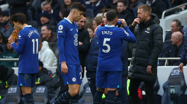 Грэм Поттер (справа) с игроками команды. Фото Reuters Грэм Поттер (справа) с игроками команды. Фото Reuters