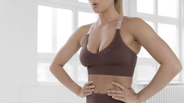 Сложно подобрать белье для груди большого размера. Фото Freepik/freepik Сложно подобрать белье для груди большого размера. Фото Freepik/freepik