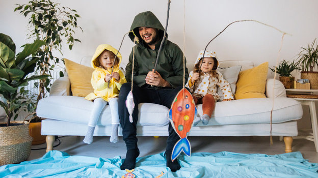 Для общения полезно играть с детьми. Фото Istockphoto/ozgurcankaya Для общения полезно играть с детьми. Фото Istockphoto/ozgurcankaya