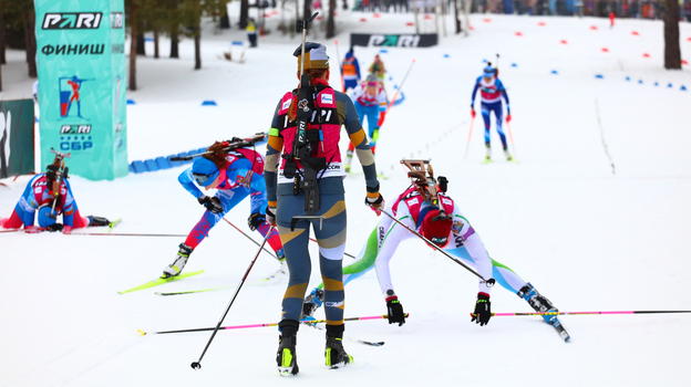 Биатлонистки во время масс-старта. Фото СБР Биатлонистки во время масс-старта. Фото СБР