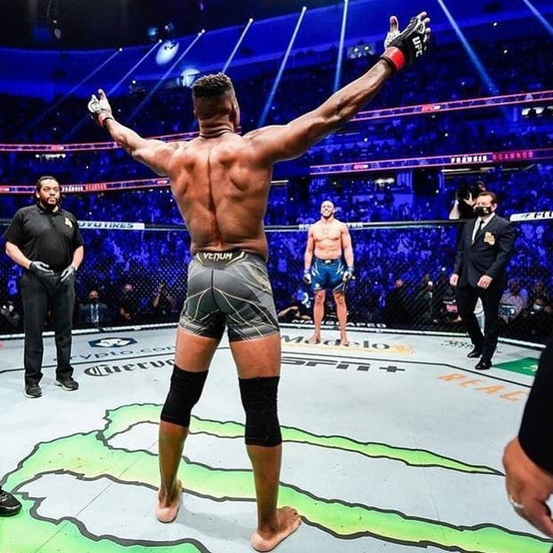 Франсис Нганну. Фото из соцсетей бойца Франсис Нганну. Фото из соцсетей бойца