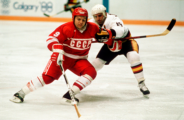 Владимир Крутов в матче против сборной Германии на ОО-1988. Фото Getty Images Владимир Крутов в матче против сборной Германии на ОО-1988. Фото Getty Images