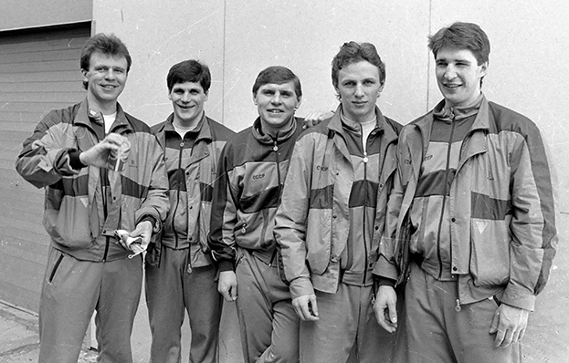 Вячеслав Фетисов, Сергей Макаров, Владимир Крутов, Игорь Ларионов, Алексей Касатонов. Фото Федор Алексеев, архив «СЭ» Вячеслав Фетисов, Сергей Макаров, Владимир Крутов, Игорь Ларионов, Алексей Касатонов. Фото Федор Алексеев, архив «СЭ»