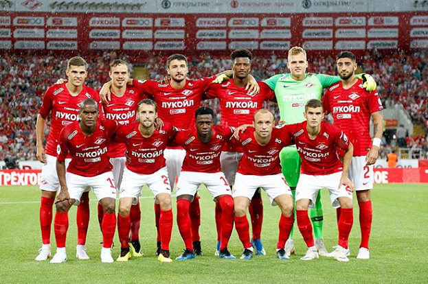 Александр Ломовицкий (справа в нижнем ряду) в составе «Спартака».