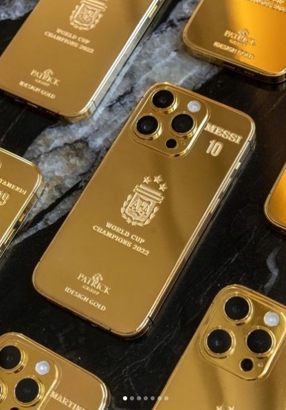 Золотые айфоны для сборной Аргентины.