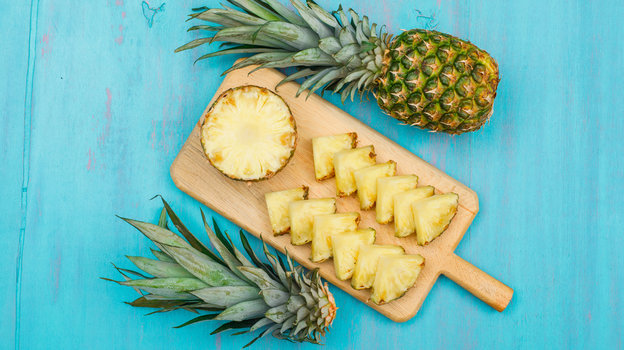 Ананас. Порезанный ананас