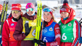 Победительницы женской эстафеты Диана Соболева, Анастасия Фалеева, Рада Тарасенко, Евгения Крупицкая.