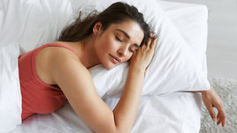 Спящая девушка