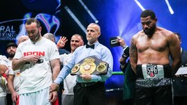 Гассиева заставили заклеить флаг России. Мурат не смутился и нокаутировал американца во 2-м раунде