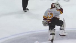 Русские вратари отожгли в Америке: Кочетков забил, а Аскаров подрался с коллегой