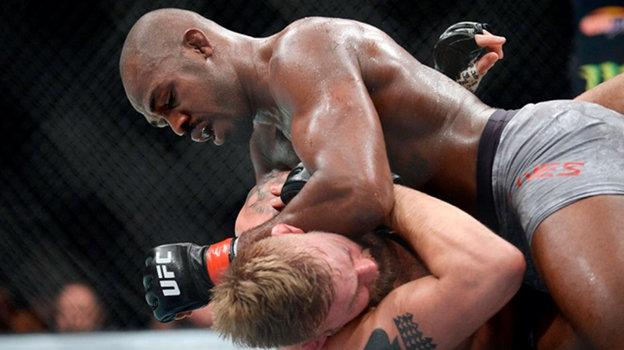 Джон Джонс.