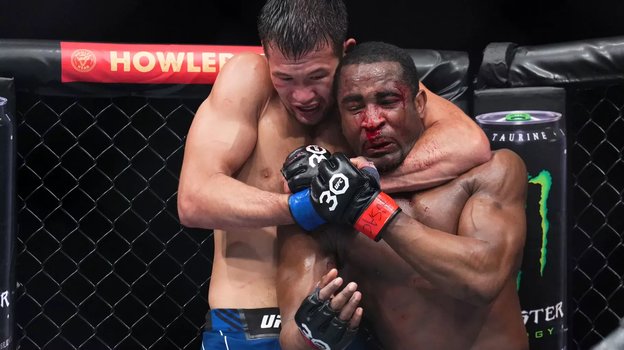 Шавкат Рахмонов победил Джеффа Нила.