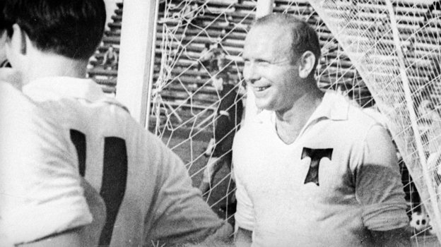 Эдуард Стрельцов. Эдуард Стрельцов