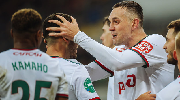 Артем Дзюба. Форвард «Локомотива» Артем Дзюба.