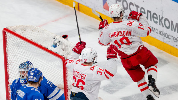 Никита Чибриков празднует гол в ворота «Динамо».