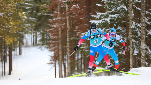 Биатлонисты.